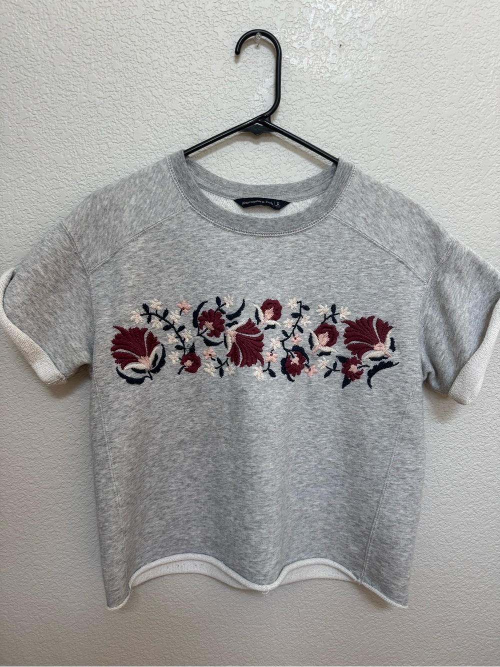 Abercrombie & Fitch Embroidered Floral Sweatshirt Tee Women’s S Fall Boho